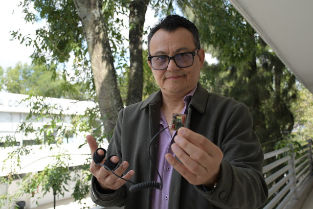 Académico de la BUAP lleva a Irlanda proyecto de glucómetro no invasivo