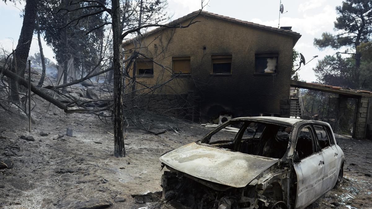Incendios forestales devoran más de 45 mil hectáreas en España y obligan al confinamiento de 115 mil personas