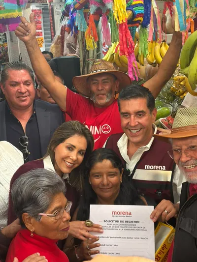 Realiza Chema Tapia registro para la coordinación municipal de la 4T; lo hizo en el Mercado de la Cruz