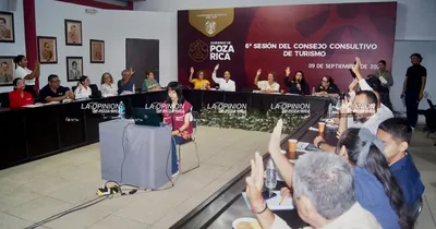 Gobierno de Poza Rica recibe colección arqueológica para su exhibición en el museo de la ciudad