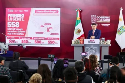 Alejandro Armenta pavimenta 558 km de calles en Puebla