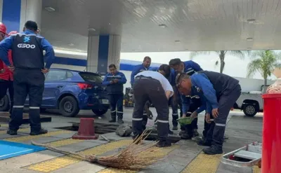 Alerta en Periférico Sur: Fuga de hidrocarburo en gasolinera provoca desalojo del INE y planteles educativos