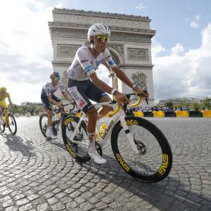 Isaac del Toro hace historia con el podio en el Tour de Francia; Pogacar conquista su quinto título