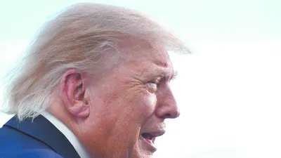 Anuncia Trump fin de tratado trilateral; va solo con México