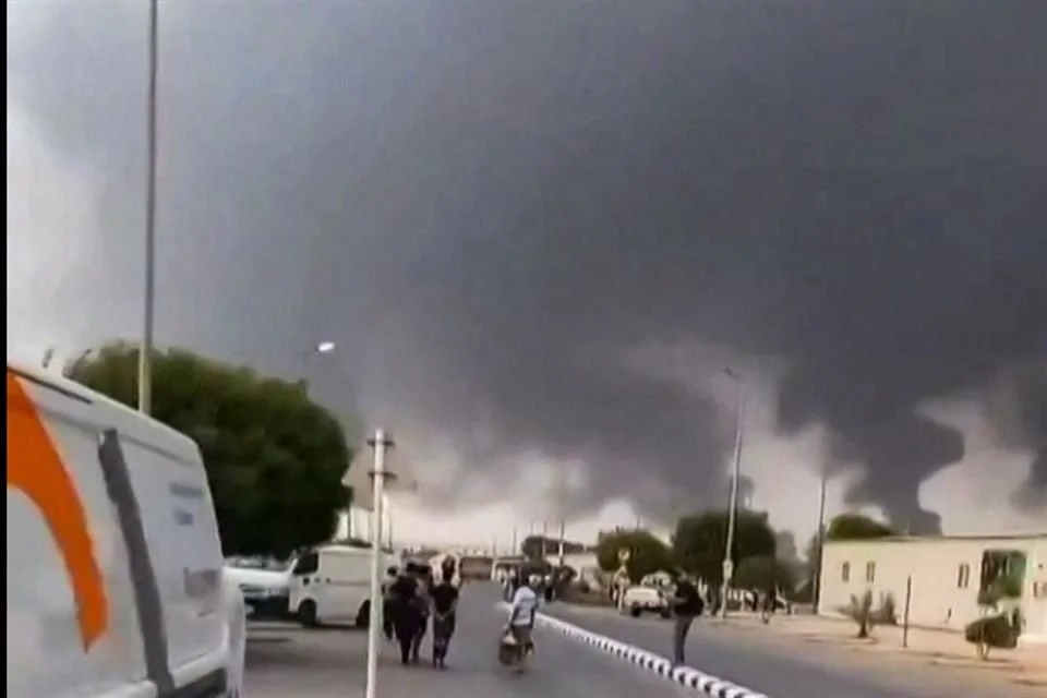 Atacan hutíes a petrolera de Arabia