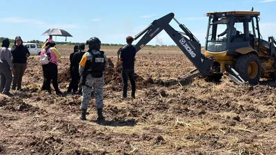 Hallan cuerpo sepultado en tierras de cultivo del campo Romero, en Navolato
