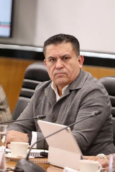 “La Nueva Escuela Mexicana resultó un rotundo fracaso”: Alex Domínguez advierte retroceso educativo